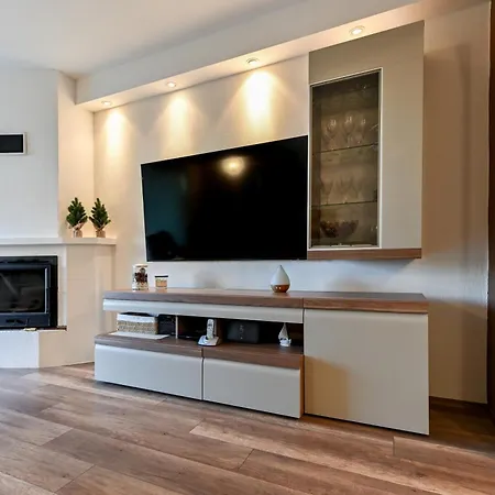 Апартаменти Lucian Задар