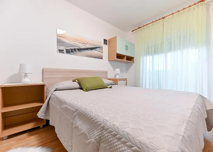 アパート Lucian ザダル