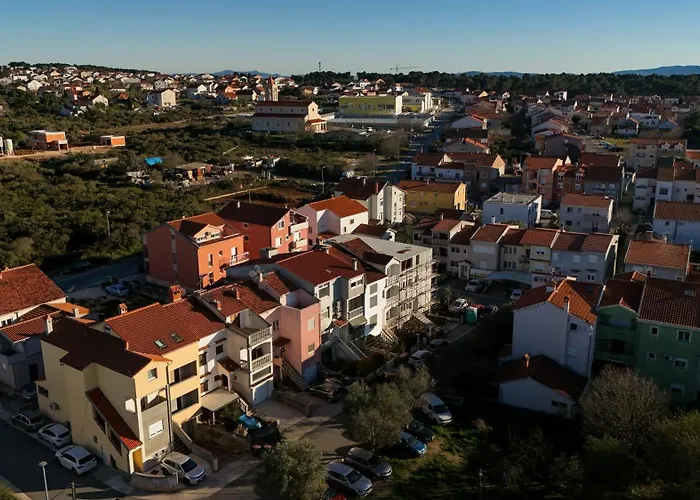 Lucian アパート *